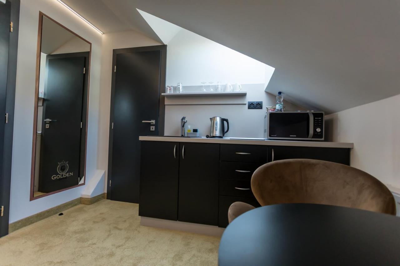 Apart Hotel Golden Apartments Кошице Екстер'єр фото