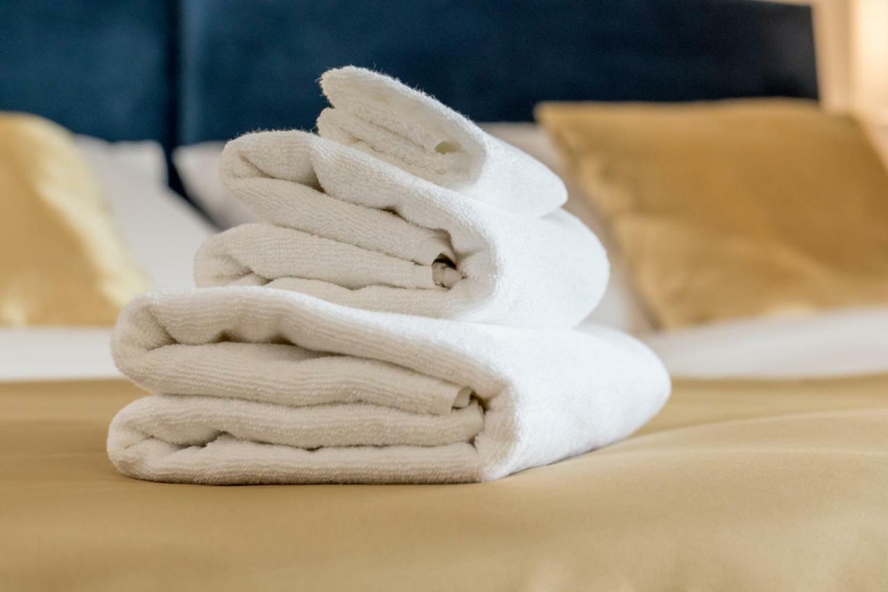 Apart Hotel Golden Apartments Кошице Екстер'єр фото