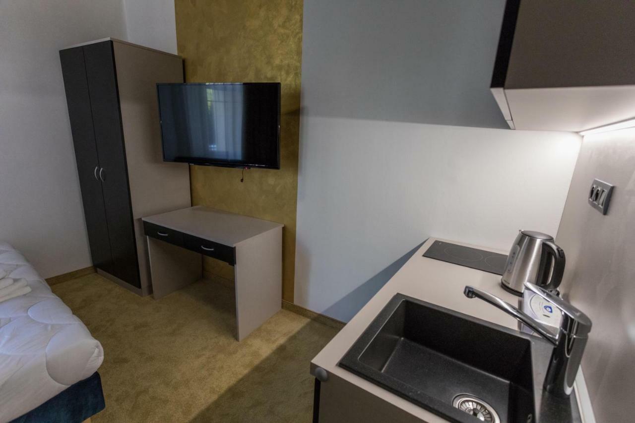 Apart Hotel Golden Apartments Кошице Екстер'єр фото
