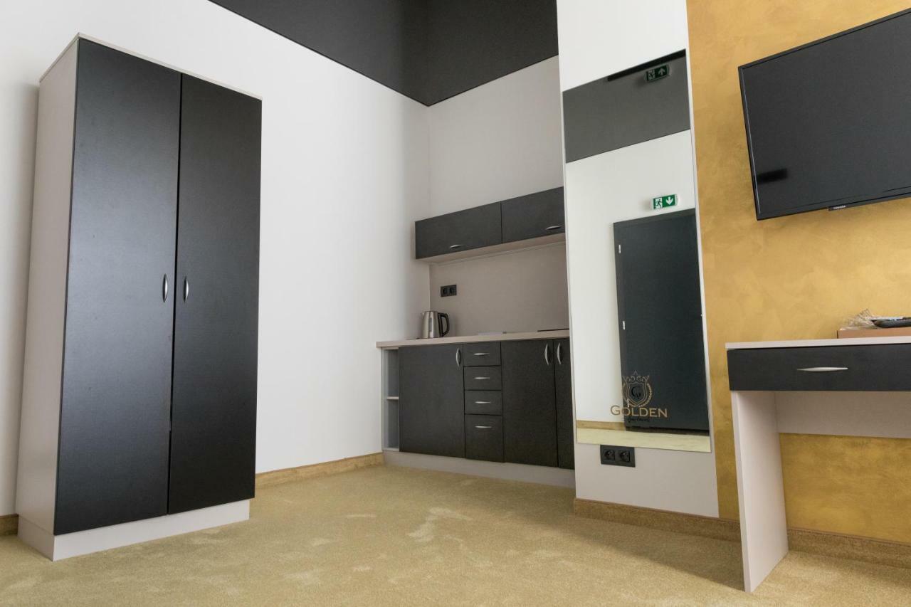 Apart Hotel Golden Apartments Кошице Екстер'єр фото