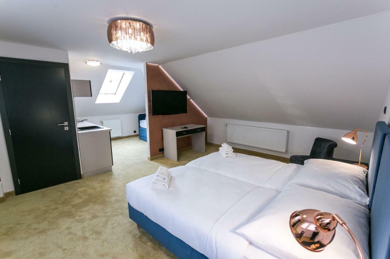Apart Hotel Golden Apartments Кошице Екстер'єр фото