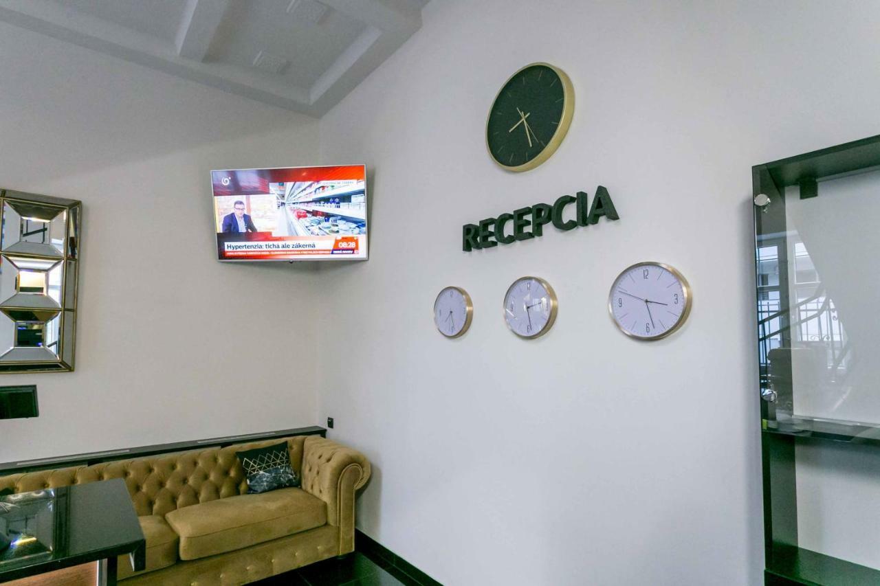 Apart Hotel Golden Apartments Кошице Екстер'єр фото