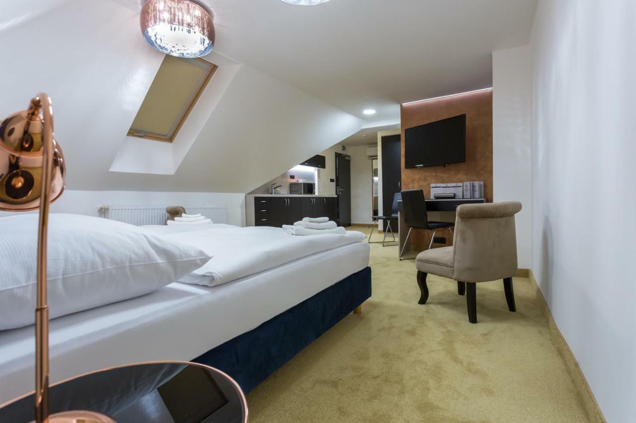 Apart Hotel Golden Apartments Кошице Екстер'єр фото