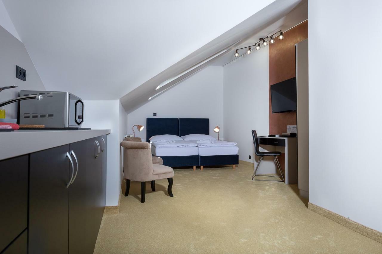 Apart Hotel Golden Apartments Кошице Екстер'єр фото