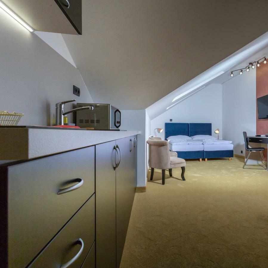 Apart Hotel Golden Apartments Кошице Екстер'єр фото