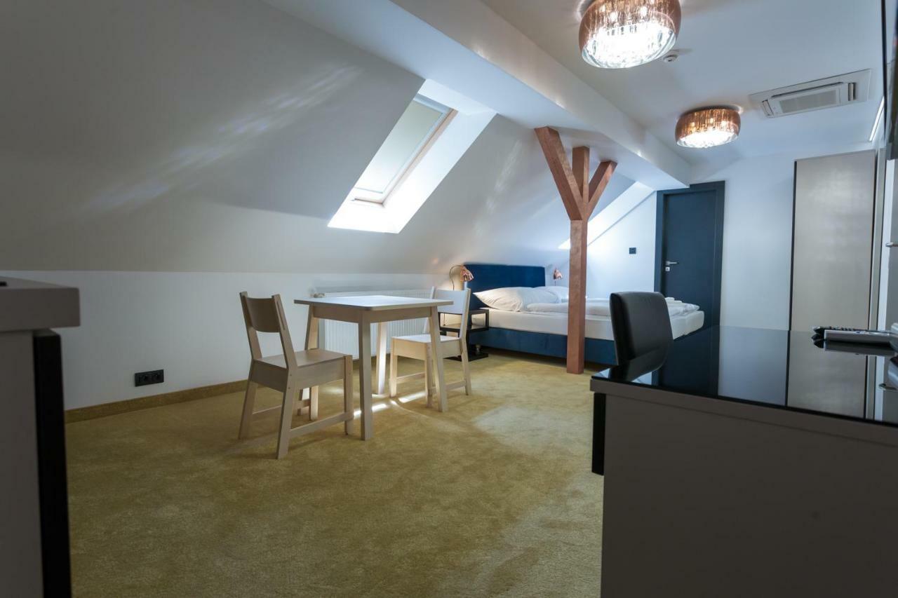 Apart Hotel Golden Apartments Кошице Екстер'єр фото