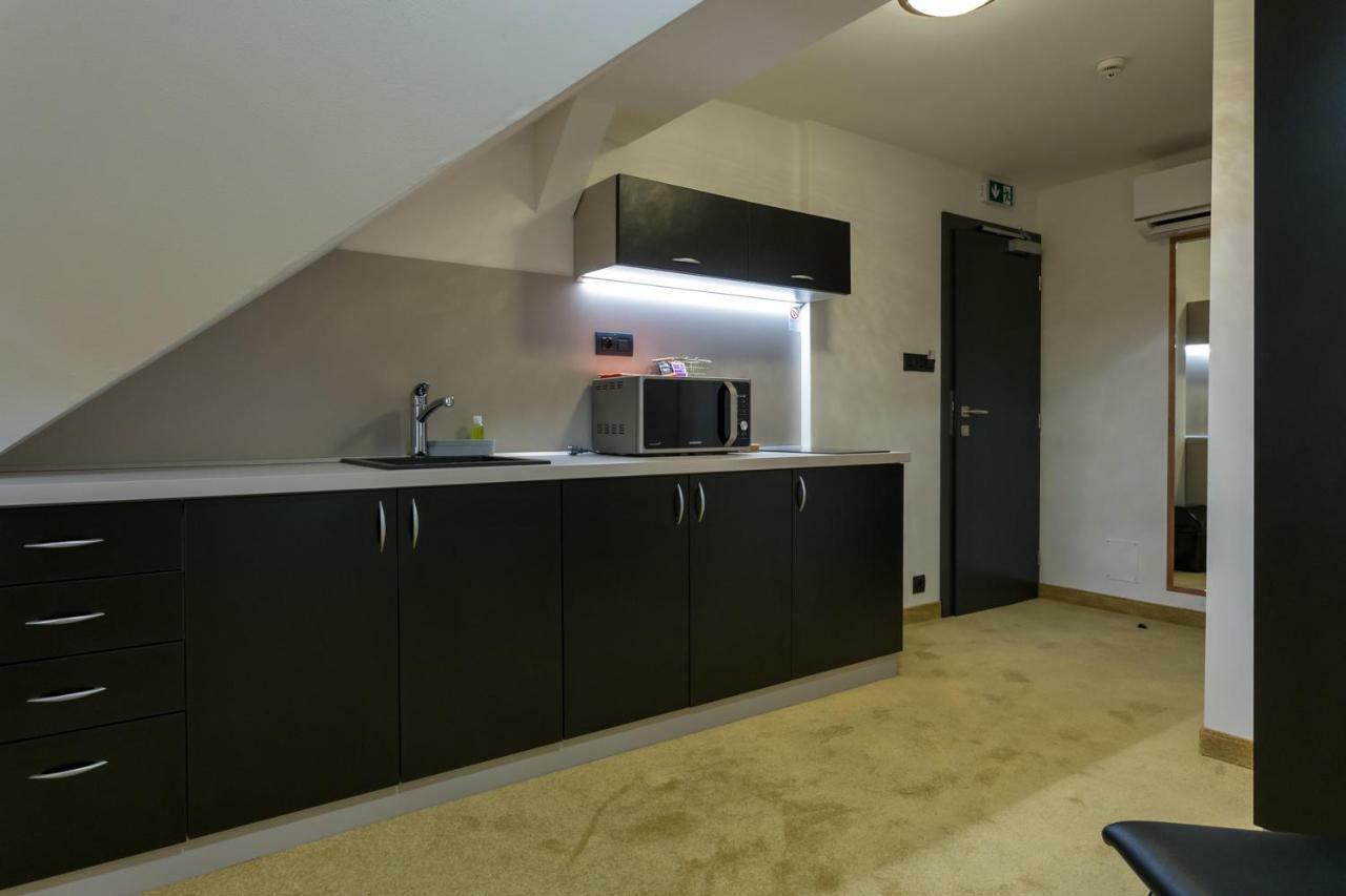 Apart Hotel Golden Apartments Кошице Екстер'єр фото